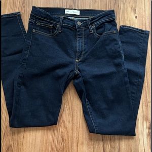 Dark washed Gap jeans size 2 short